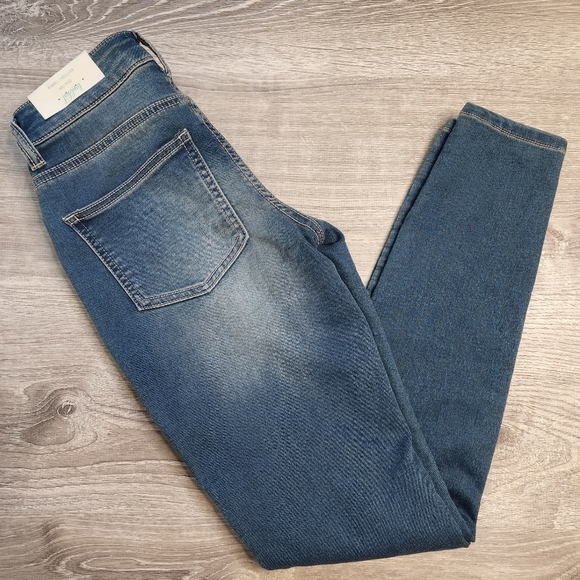 NWT MAURICES Mid Rise Denim Flex Jeggins Jeans - Picture 3 of 13